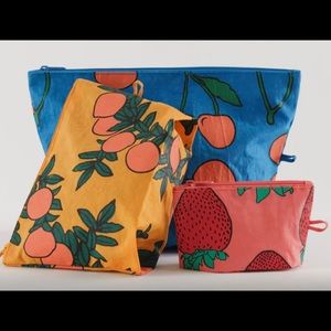 Large BAGGU Go Pouch - Backyard Fruit